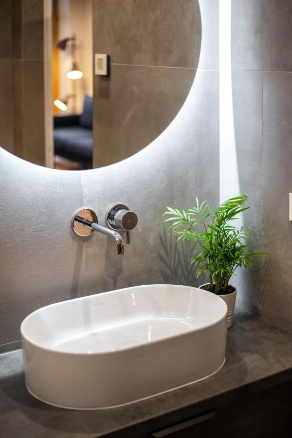 City Center Sanctuary Modern Business-Class Studio With Free Parking In The Heart Of Vilnius VNO Exterior foto